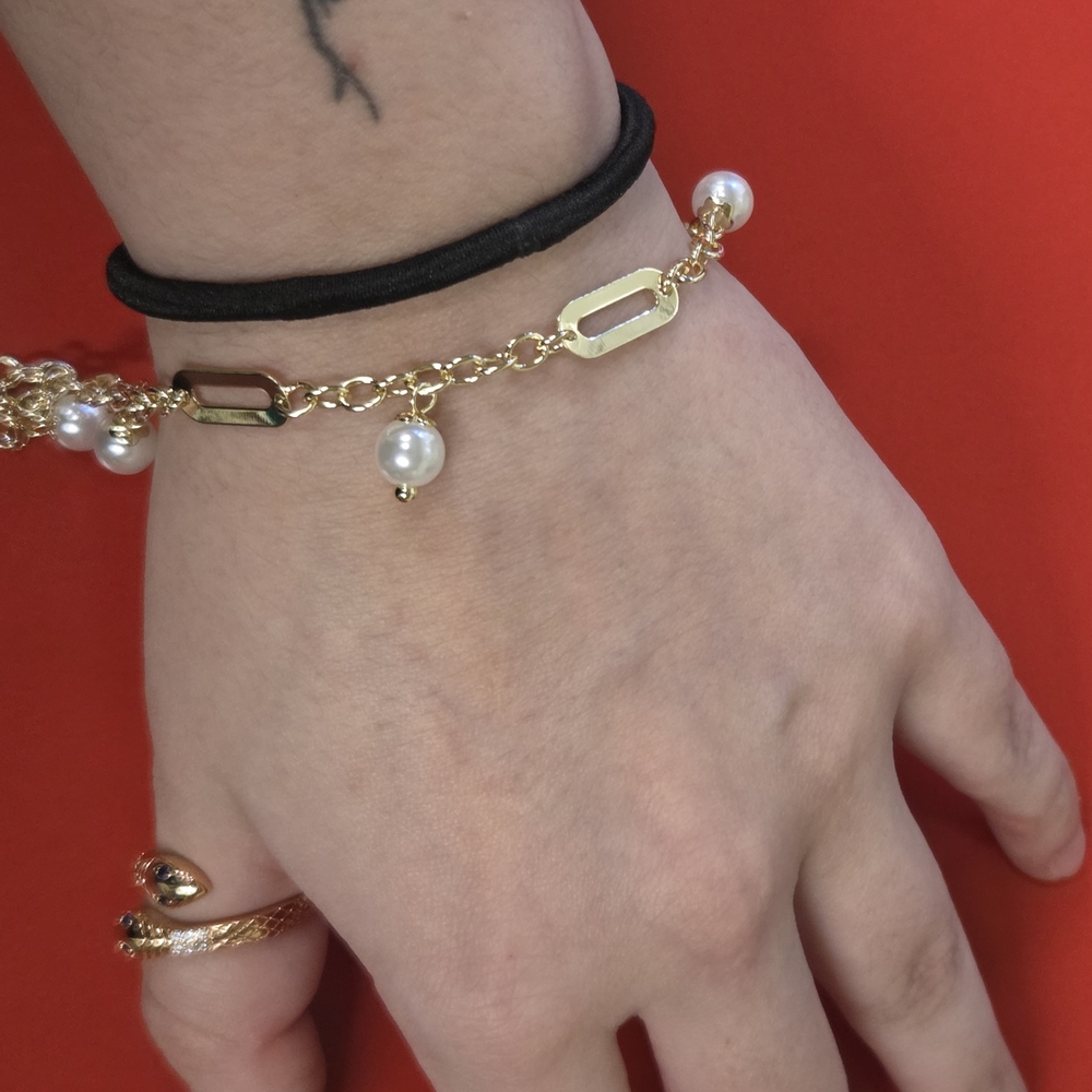 18k Gold Plated and Faux Pearl Charm Bracelet - Picture 4 of 5